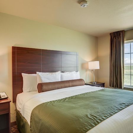 Cobblestone Inn And Suites - Eaton Room photo